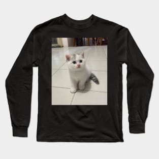 The little cute white cats Long Sleeve T-Shirt